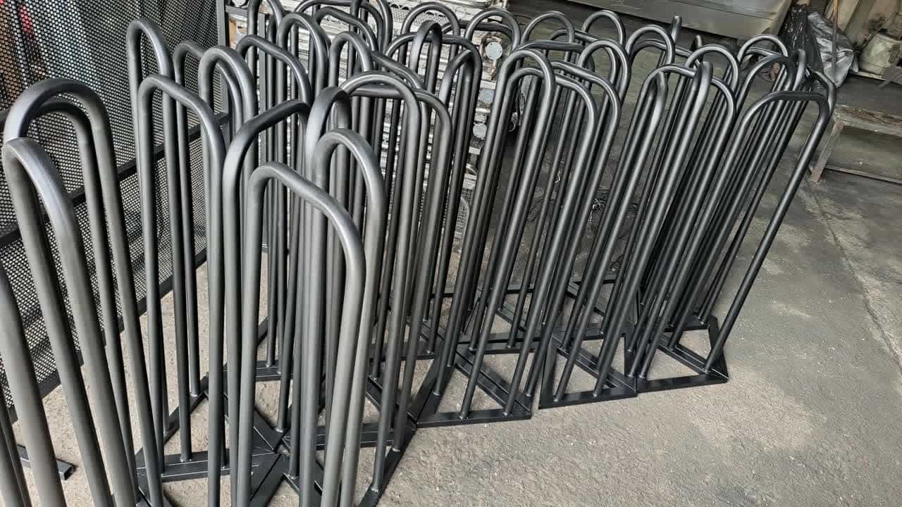 اجرای رنگ کوره‌ ای باکس‌ های صنعتی و رک‌ های مخابراتی در رشت